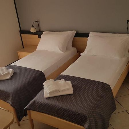 Hotel Gran Delta Di Alba-Invest Srl โรโซลินา ภายนอก รูปภาพ