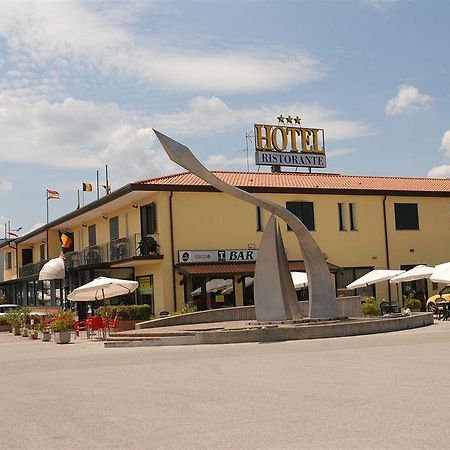 Hotel Gran Delta Di Alba-Invest Srl โรโซลินา ภายนอก รูปภาพ