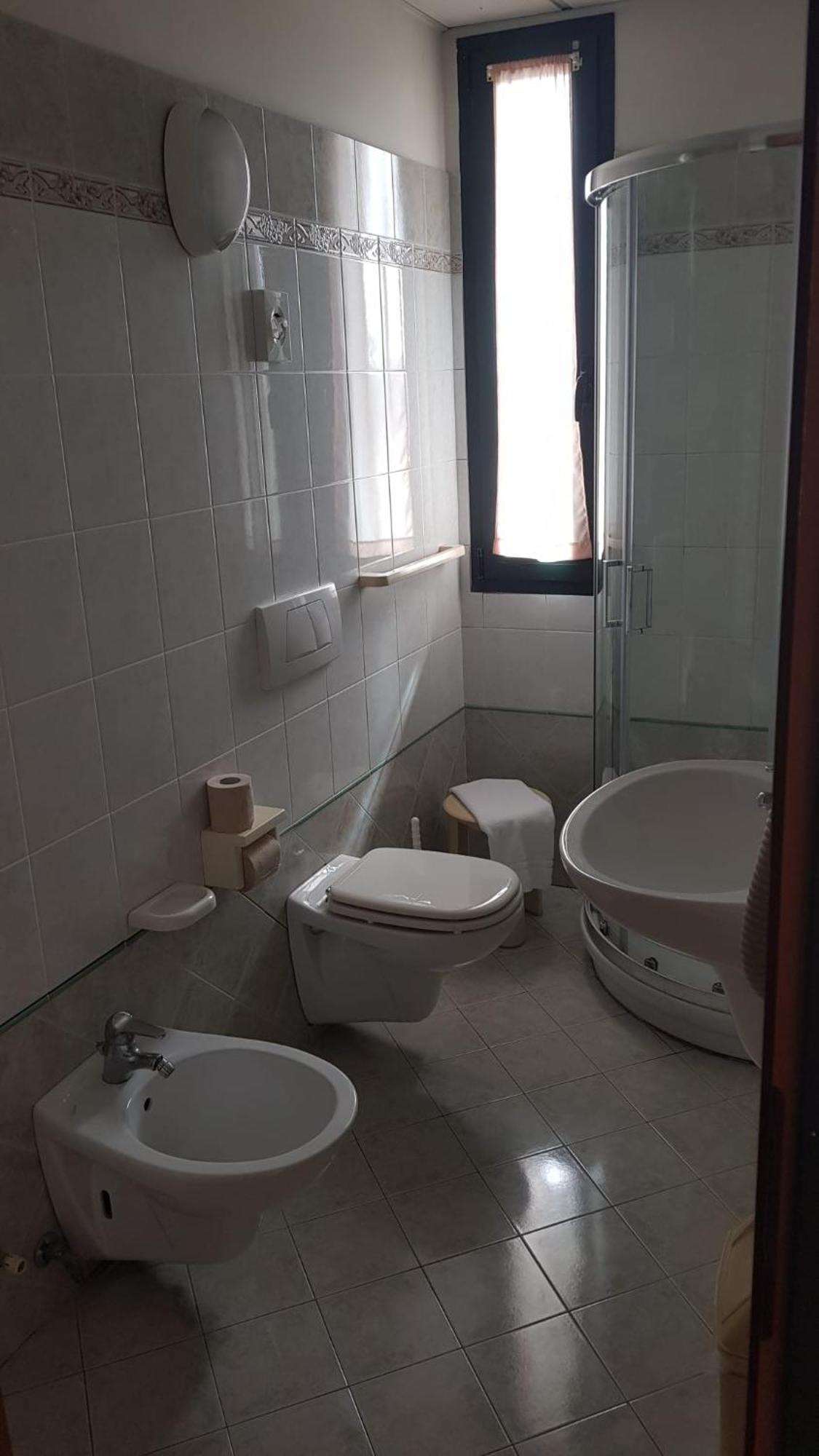 Hotel Gran Delta Di Alba-Invest Srl โรโซลินา ภายนอก รูปภาพ