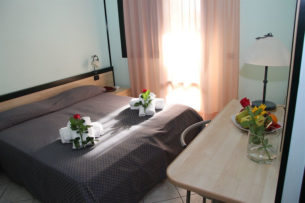 Hotel Gran Delta Di Alba-Invest Srl โรโซลินา ภายนอก รูปภาพ